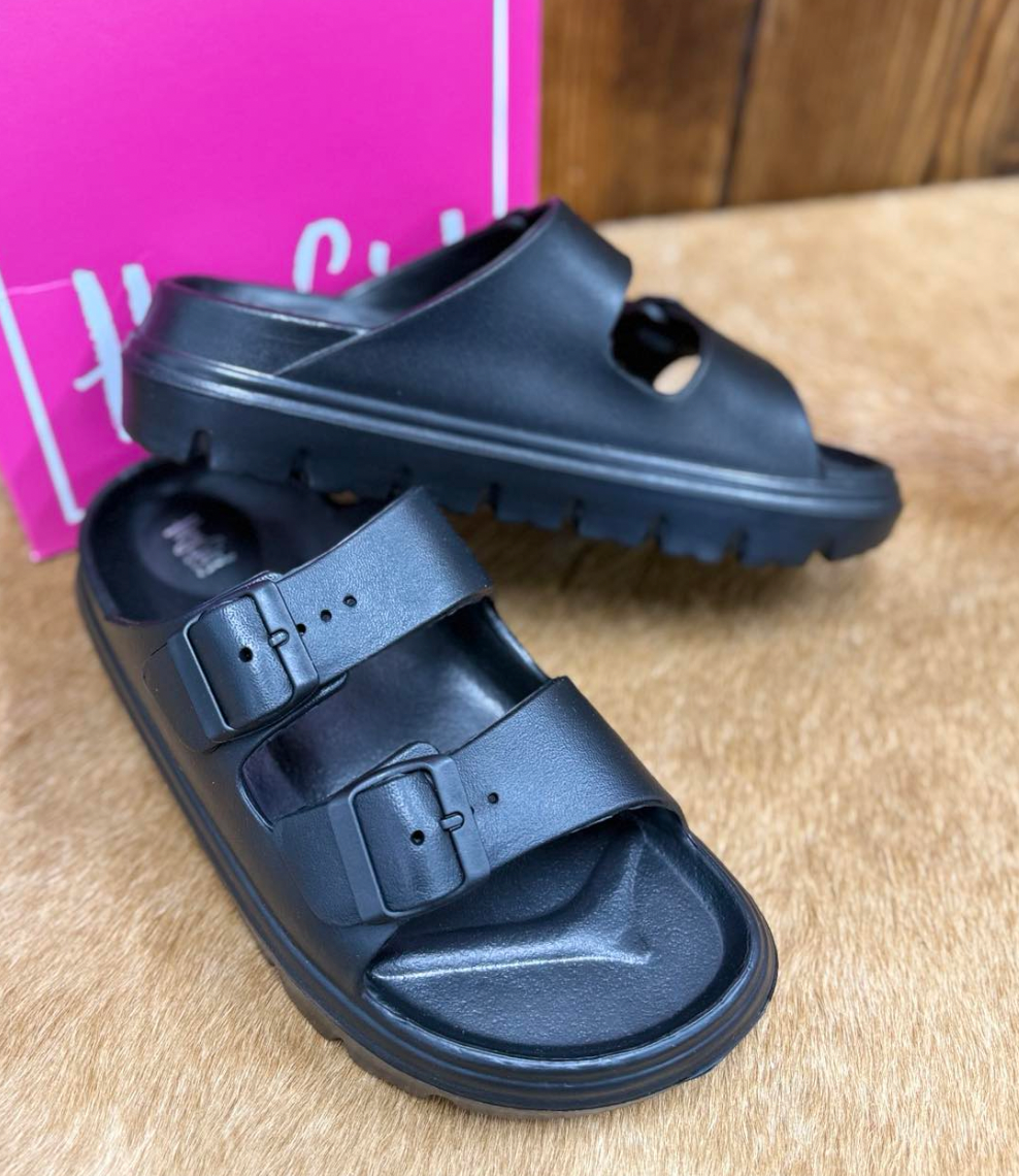 Corkys Cabana in Black