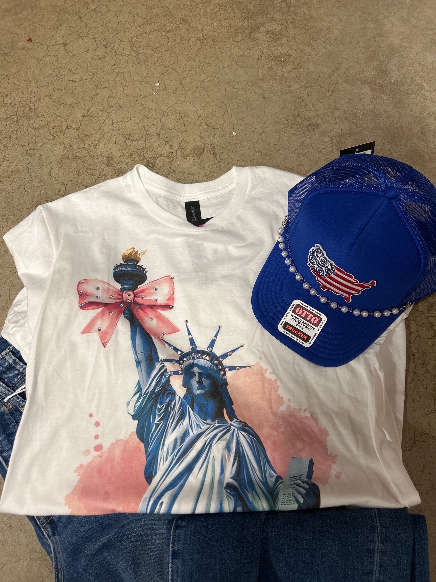 Statue of Liberty Graphic Tee