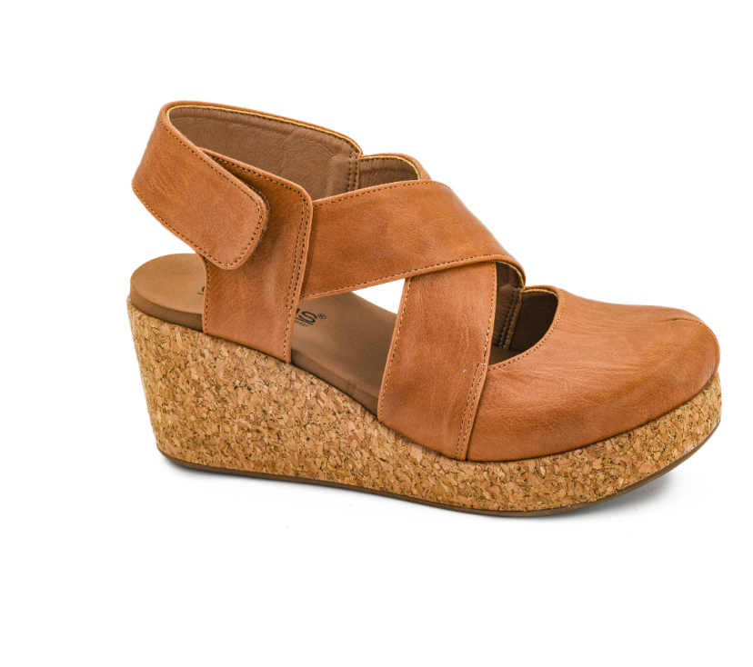 Case Closed Cognac Smooth