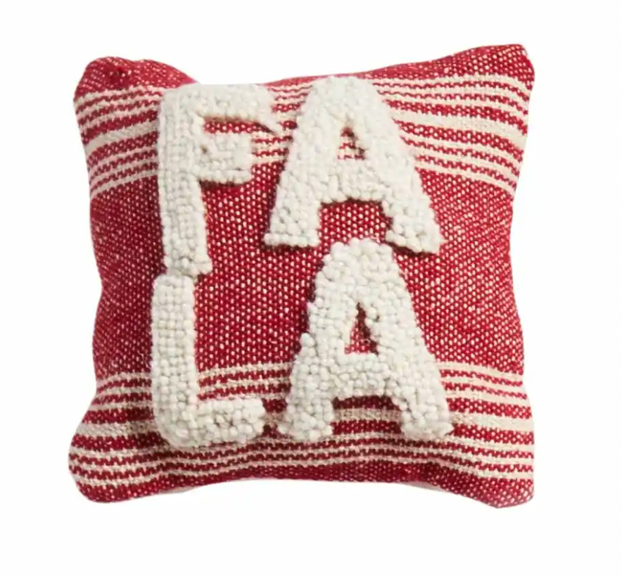 MINI HOOKED CHRISTMAS PILLOWS